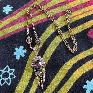VTG Victorian Style Purple Glass Setting Gold Tone Metal Costume Necklace